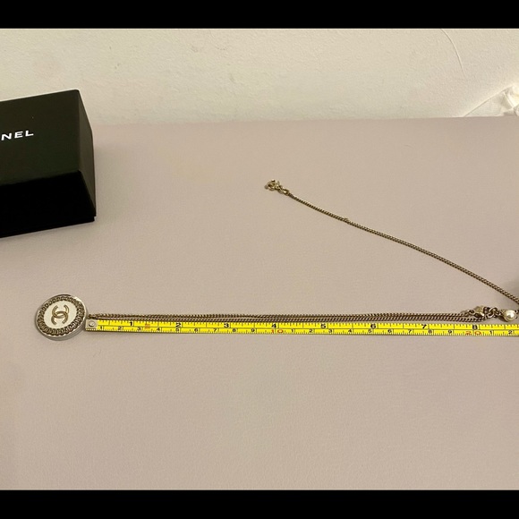 Authentic Chanel necklace, never been used - Picture 10 of 15